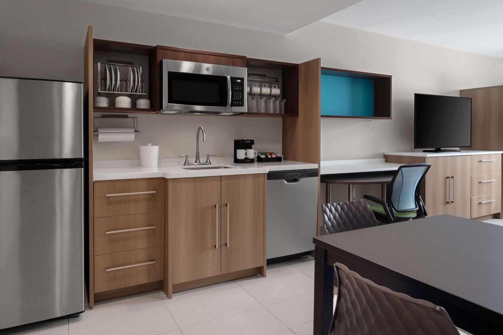 Home2 Suites By Hilton Des Moines At Drake University Exterior foto